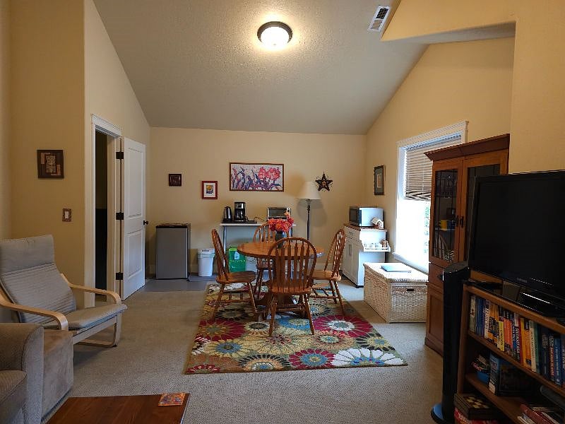 Furnished Finder property 599977_1 photo 10