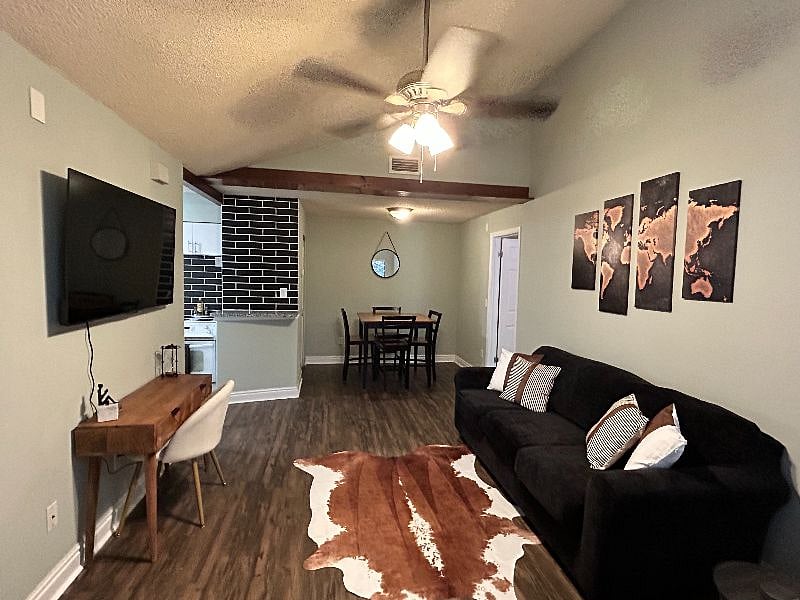 Furnished Finder property 600008_1 photo 4