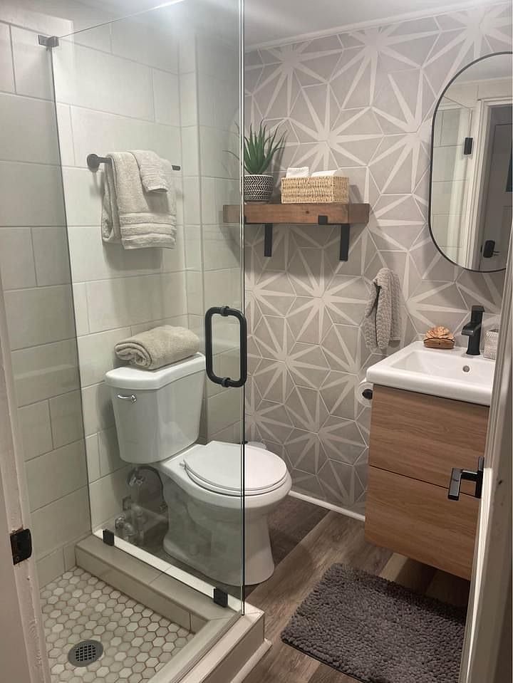 Updated bathroom, shower is  recommened for those under 6' tall. :)