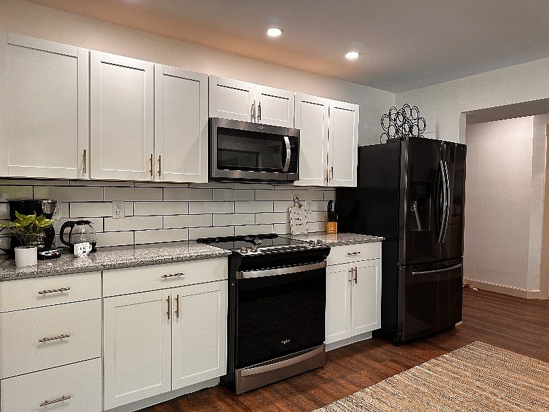 fully equipped kitchen