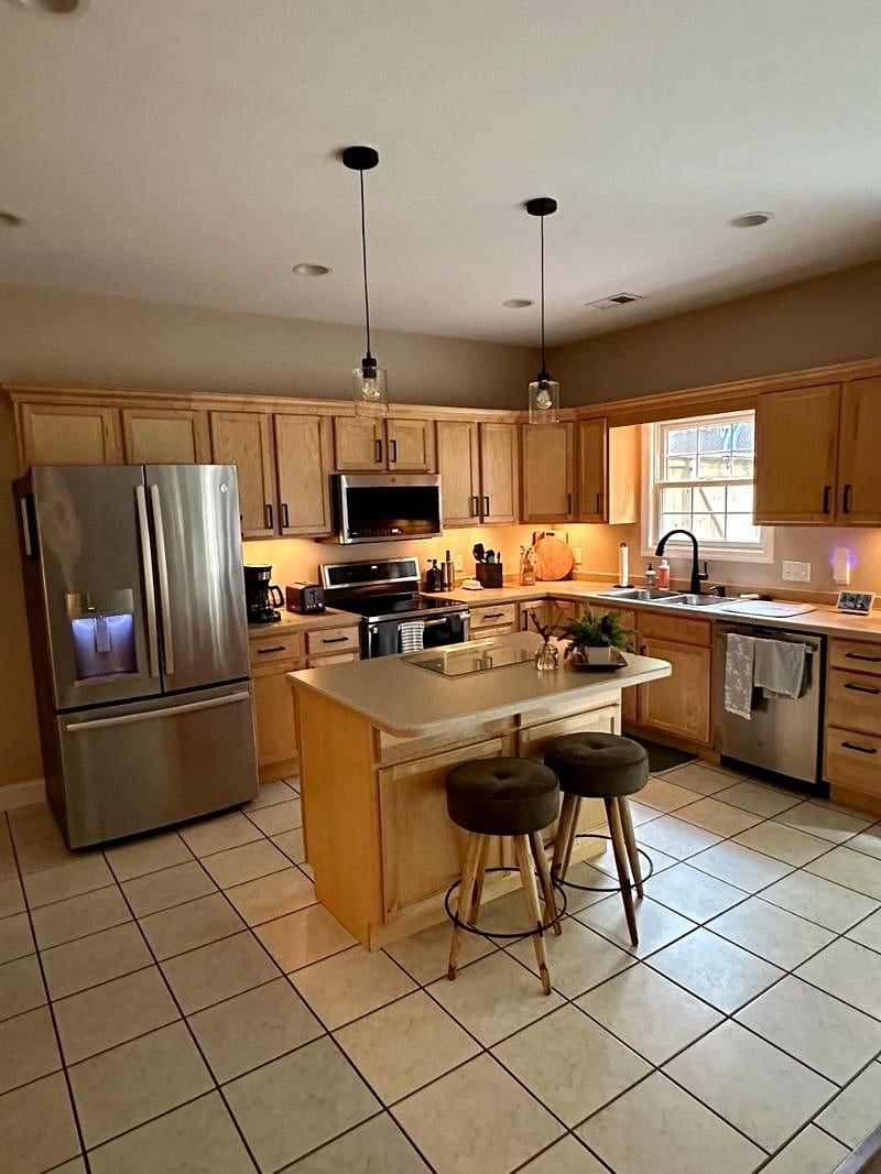 Furnished Finder property 600120_1 photo 1