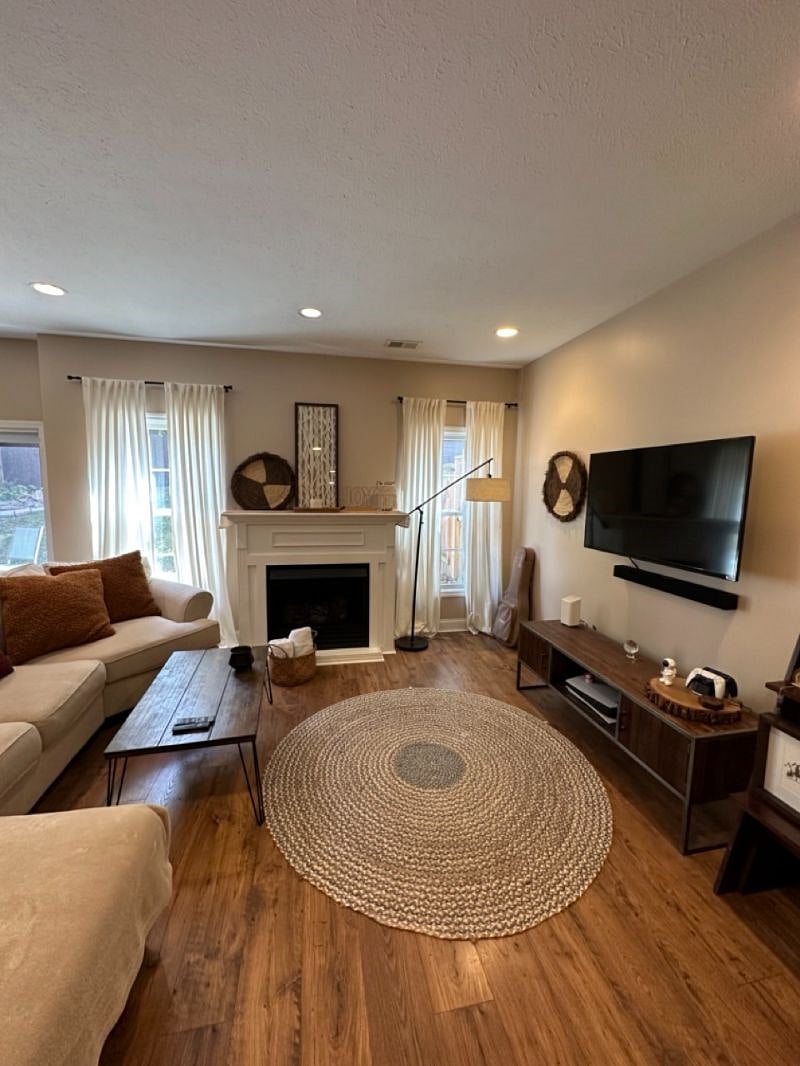 Furnished Finder property 600120_1 photo 2