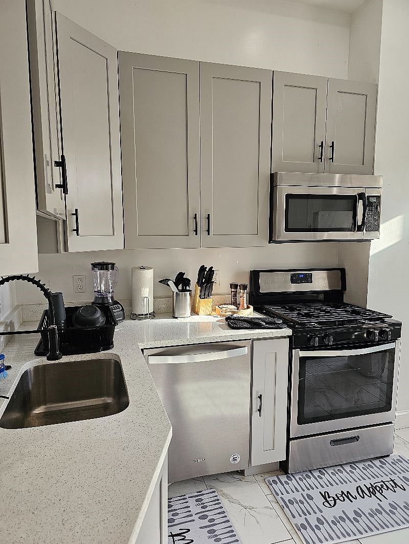 Furnished Finder property 600124_2 photo 12