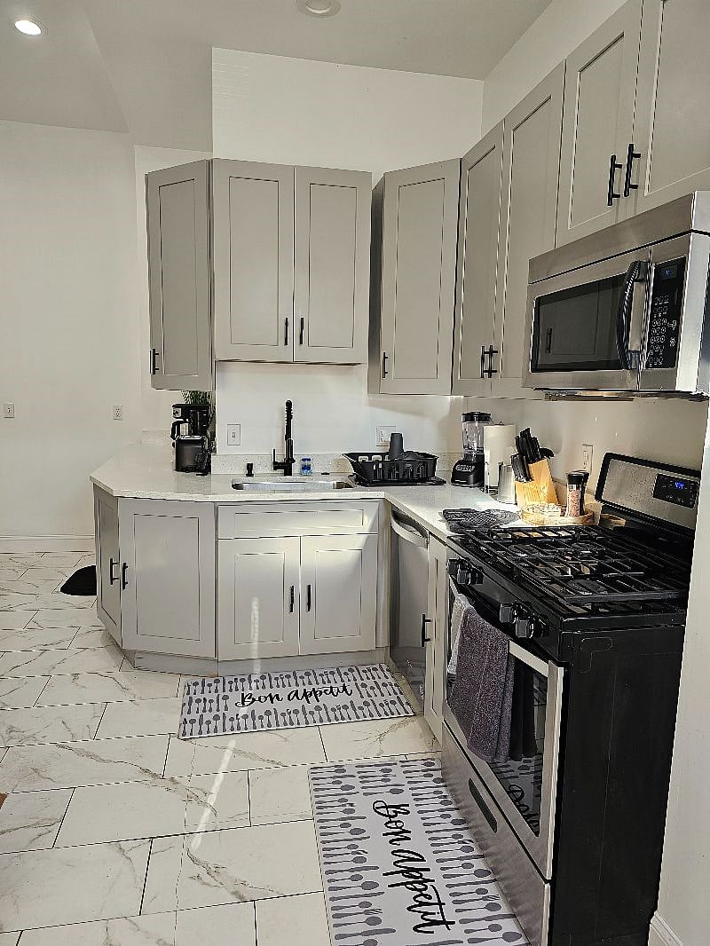 Furnished Finder property 600124_3 photo 6