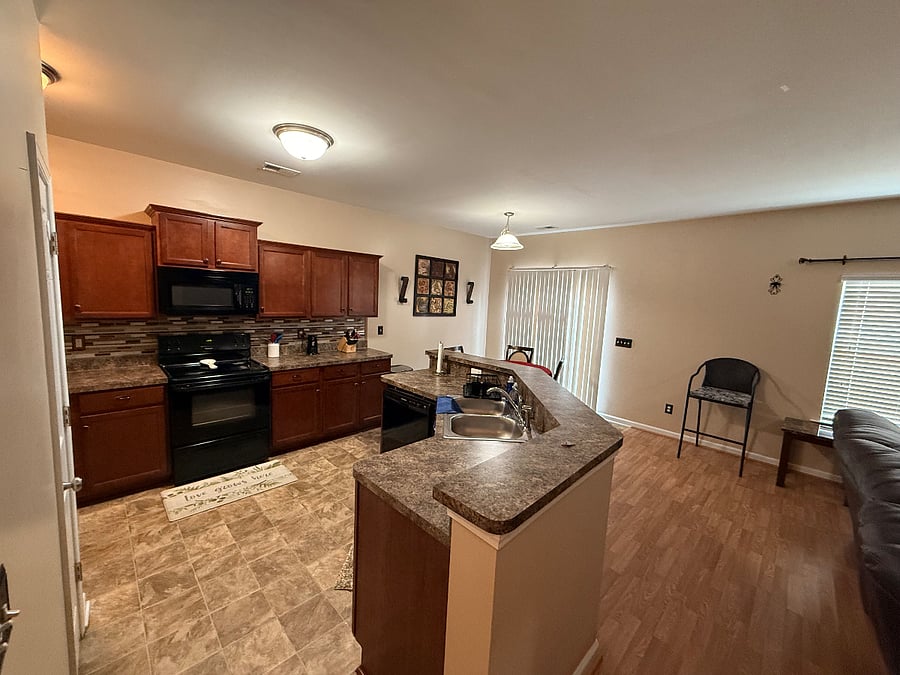 Furnished Finder property 600147_1 photo 18