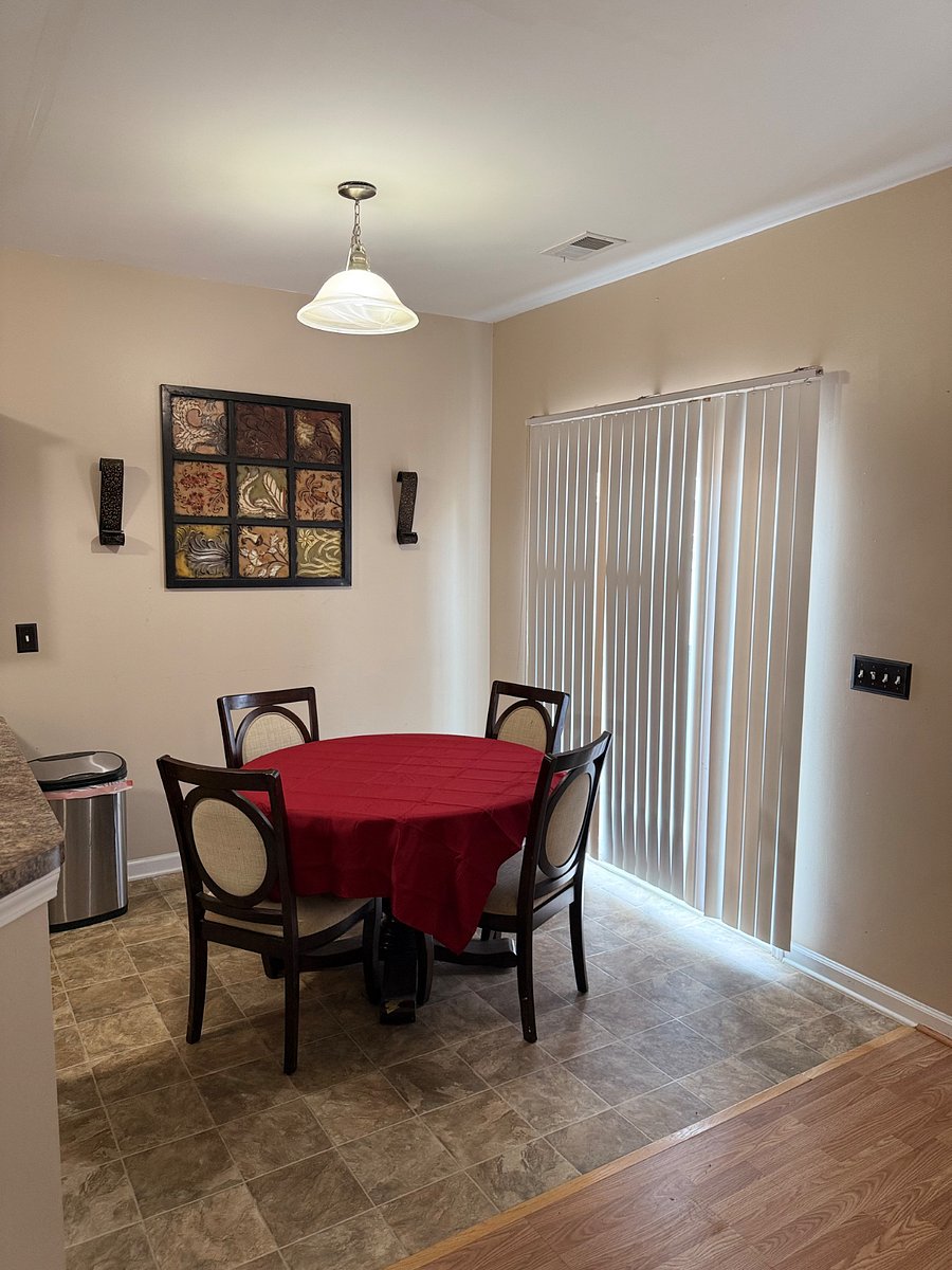 Furnished Finder property 600147_1 photo 24
