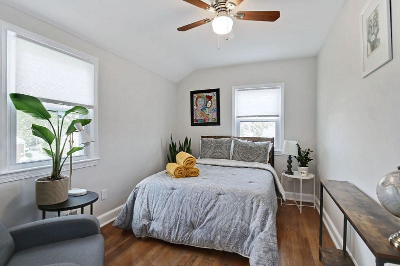 Upstairs bedroom #1 (full size bed)