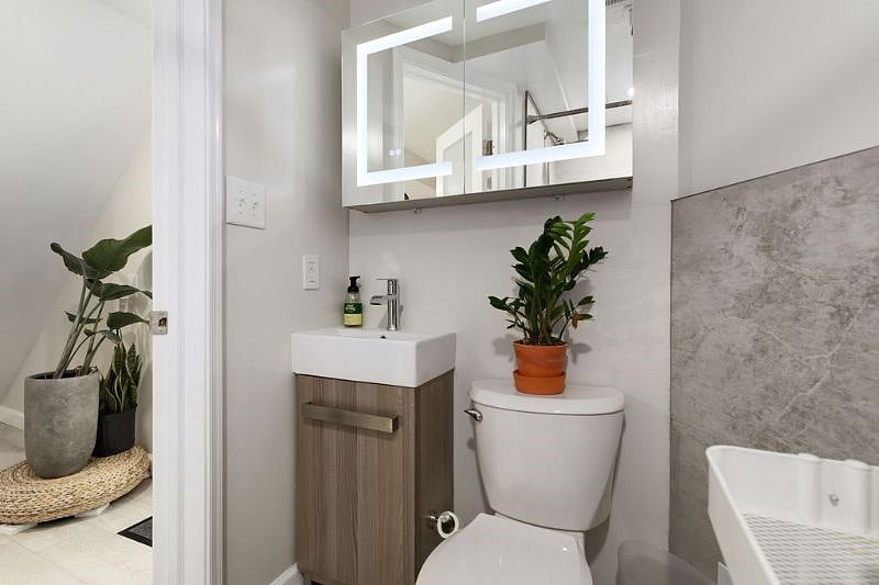 Basement full bathroom 