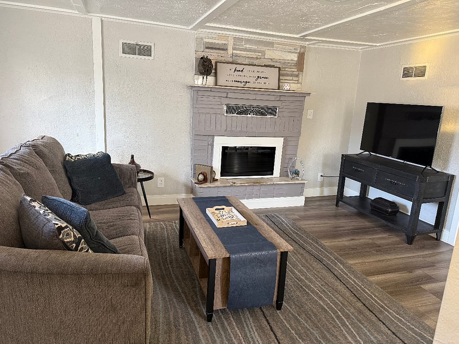 Furnished Finder property 600230_1 photo 3