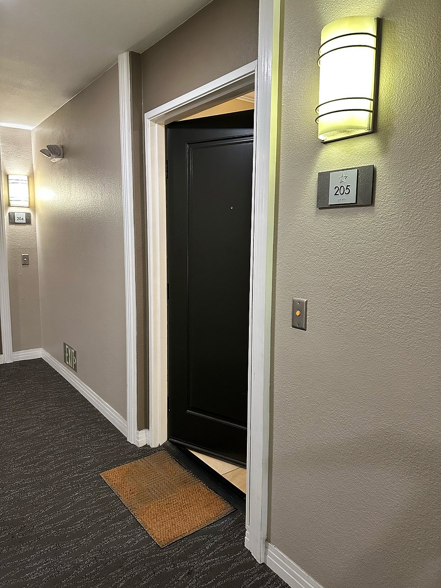 Furnished Finder property 600254_1 photo 17