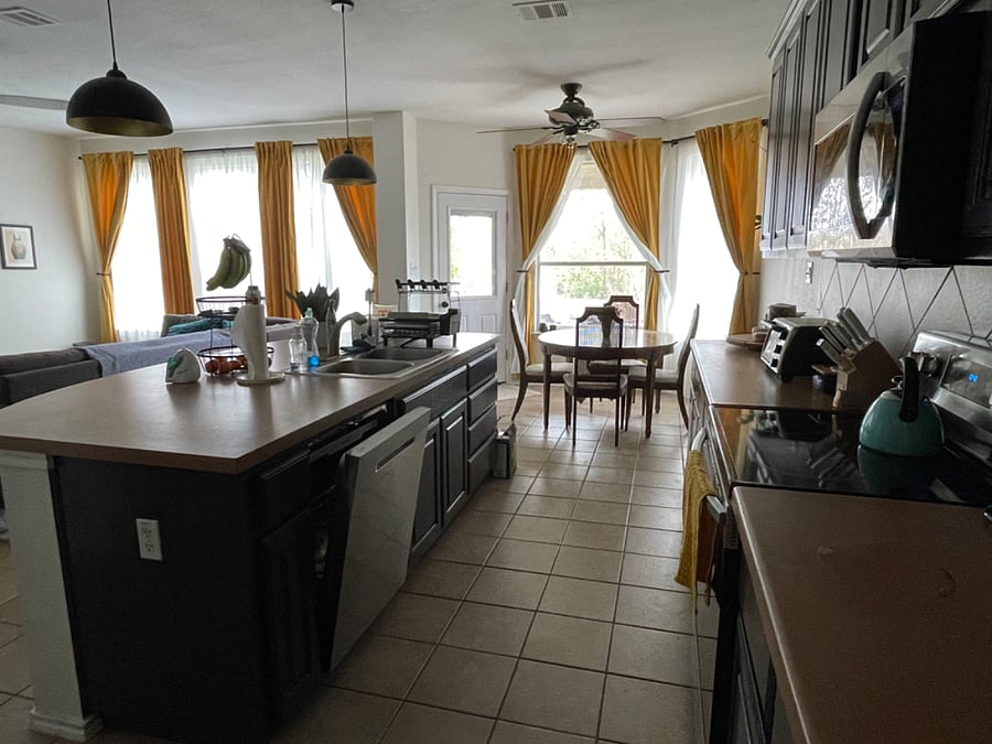 Shared kitchen (1st floor)