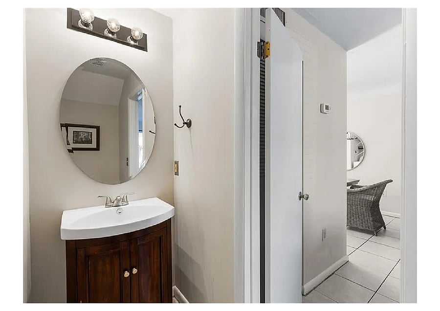 Furnished Finder property 600315_1 photo 17