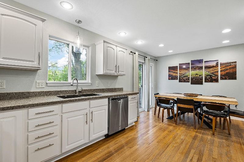 Furnished Finder property 600380_1 photo 4
