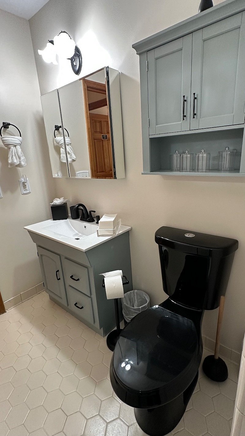 Upstairs shared Bathroom