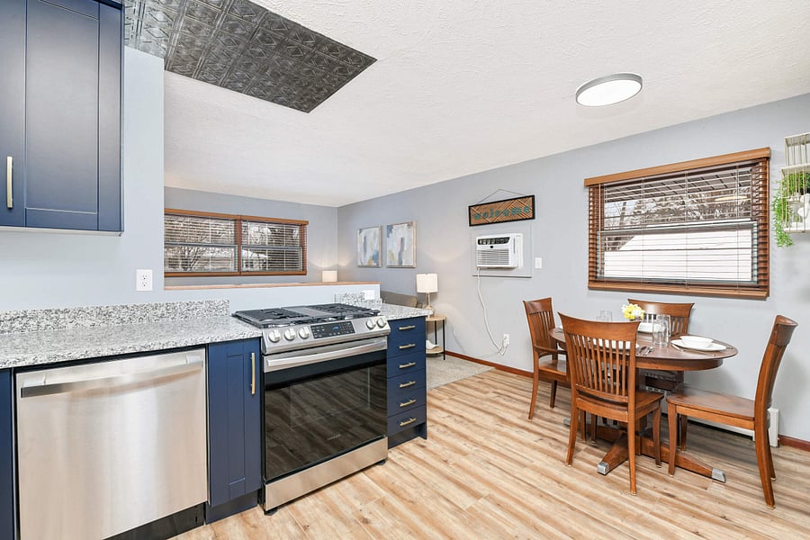 Furnished Finder property 600509_2 photo 9