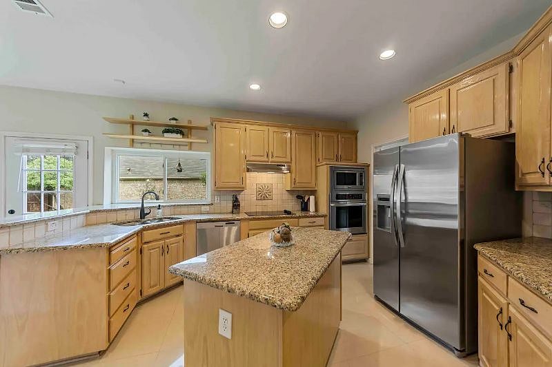Furnished Finder property 600586_1 photo 6
