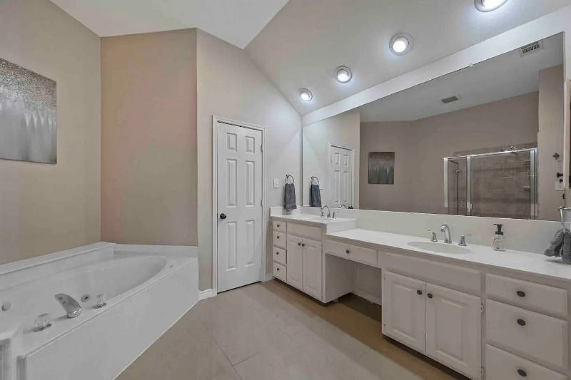 Furnished Finder property 600586_1 photo 18