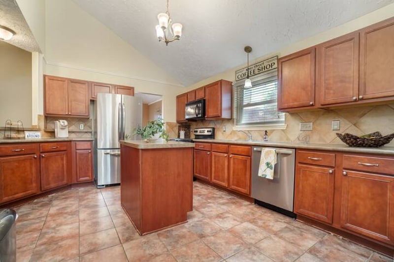 Furnished Finder property 600605_1 photo 5