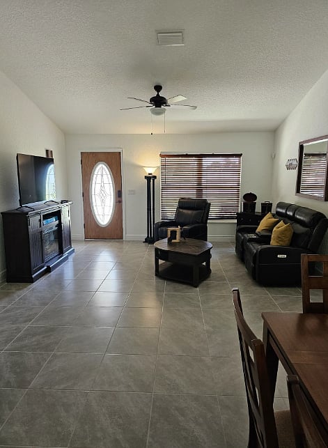Furnished Finder property 600643_1 photo 3