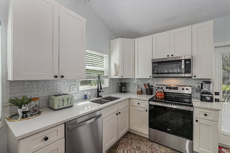 Furnished Finder property 600652_1 photo 11