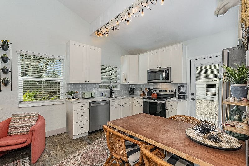 Furnished Finder property 600652_1 photo 14