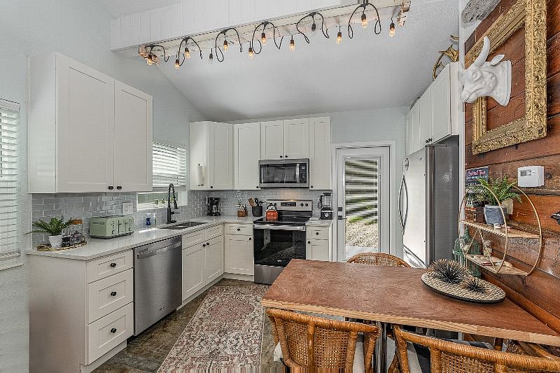 Furnished Finder property 600652_1 photo 15