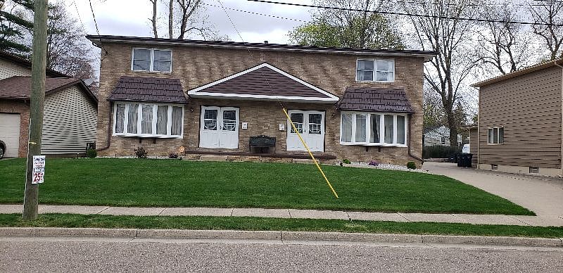 The property is like living in a single-family home. There is no one staying above or below you and there is a private entrance, basement and garage.