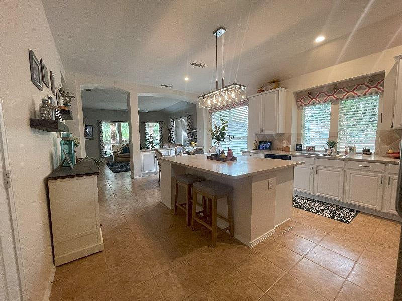 Furnished Finder property 600667_1 photo 15