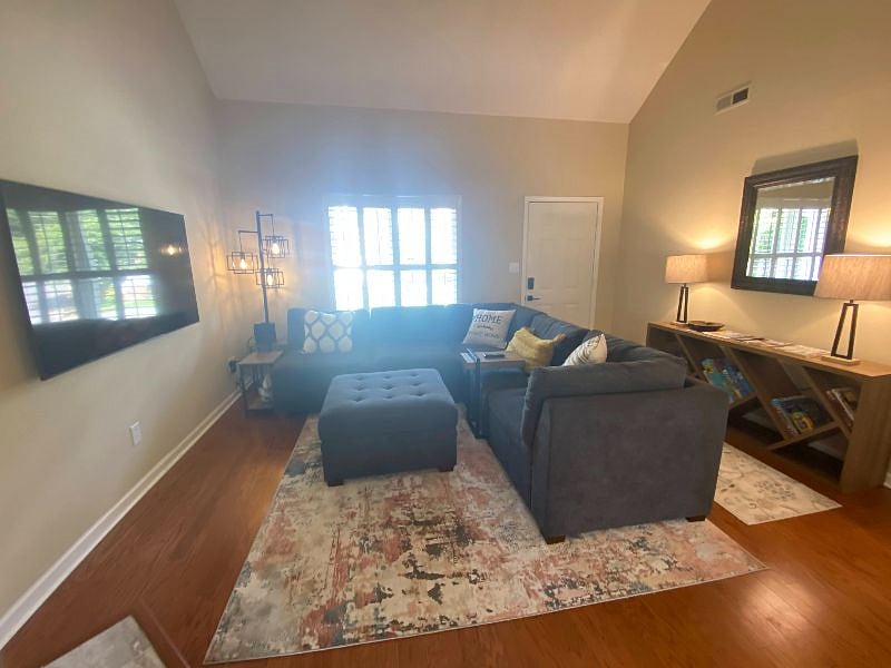 Furnished Finder property 600747_1 photo 1
