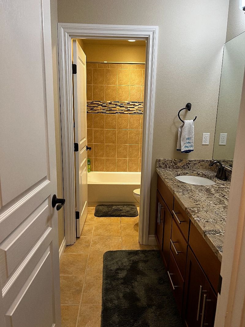 Furnished Finder property 600765_1 photo 17