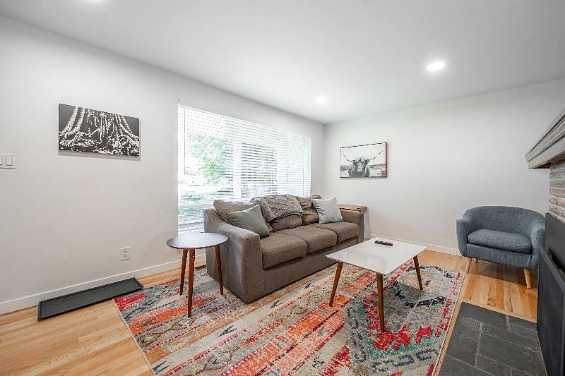Furnished Finder property 600819_1 photo 3