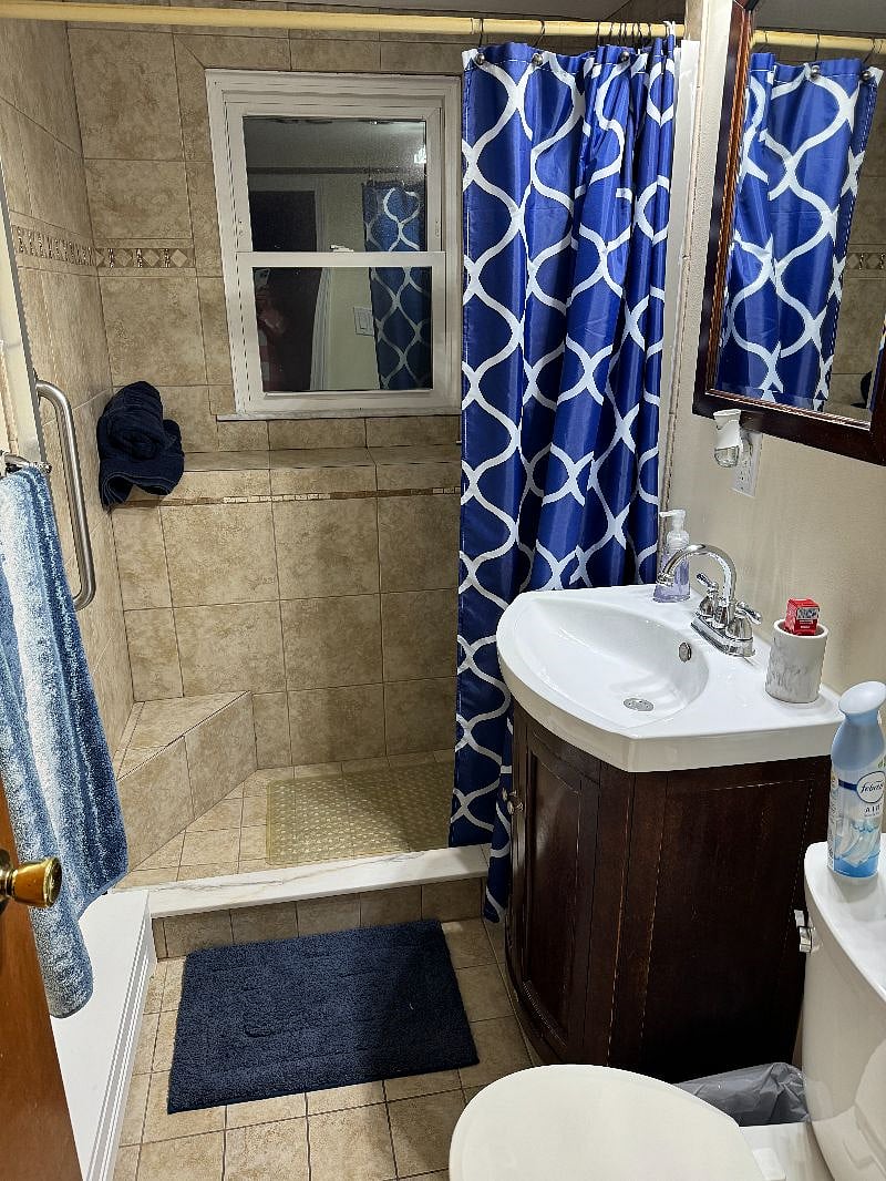 Small but very functional bathroom