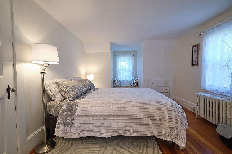 Bedroom #1 (queen bed)
