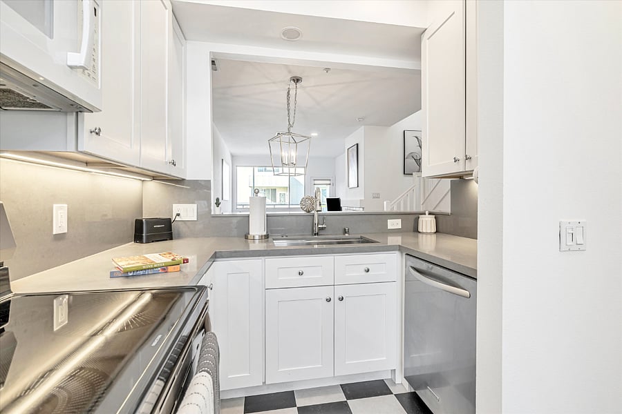 Furnished Finder property 600949_1 photo 8