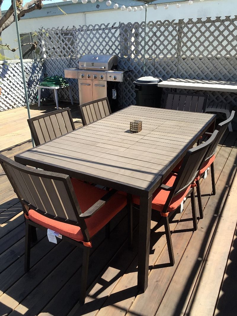Dining Table DeckBas