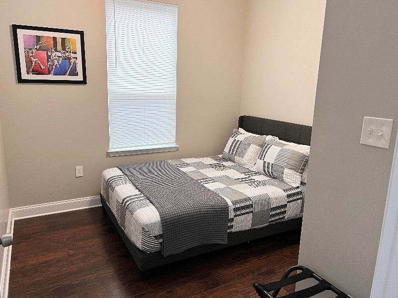 Furnished Finder property 600986_1 photo 10