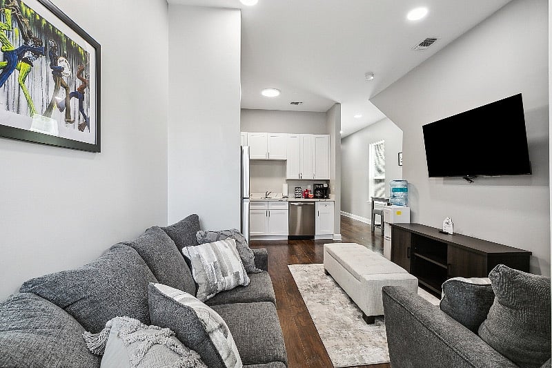 Furnished Finder property 600986_1 photo 3