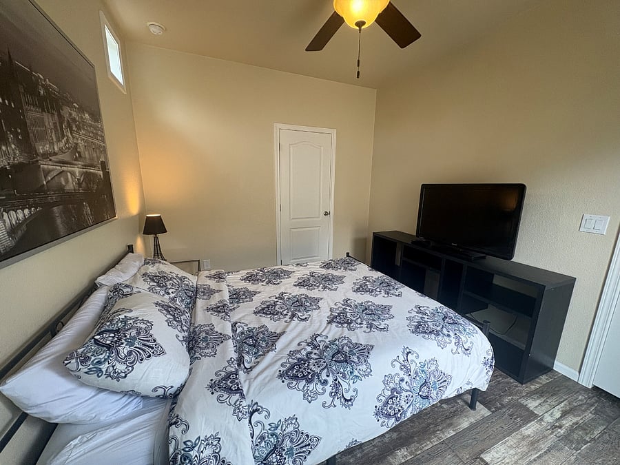 Furnished Finder property 600989_1 photo 12