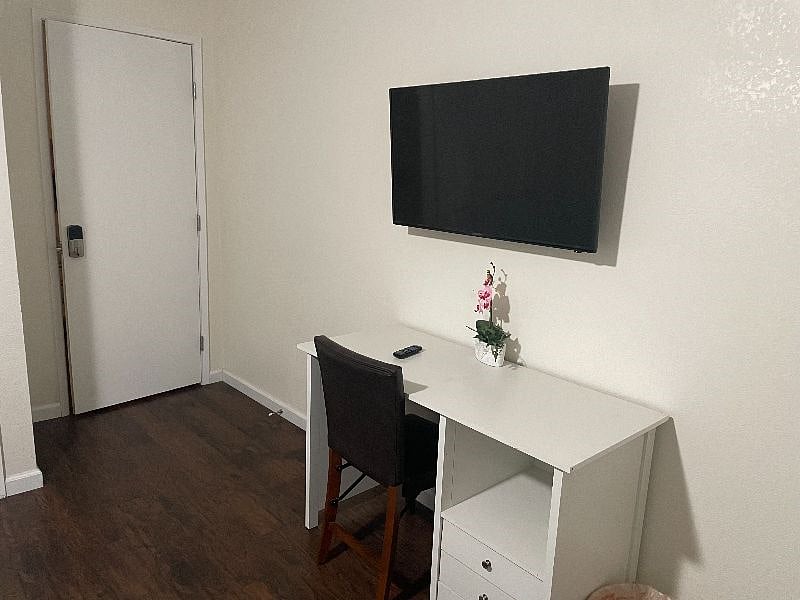 Furnished Finder property 601024_1 photo 4