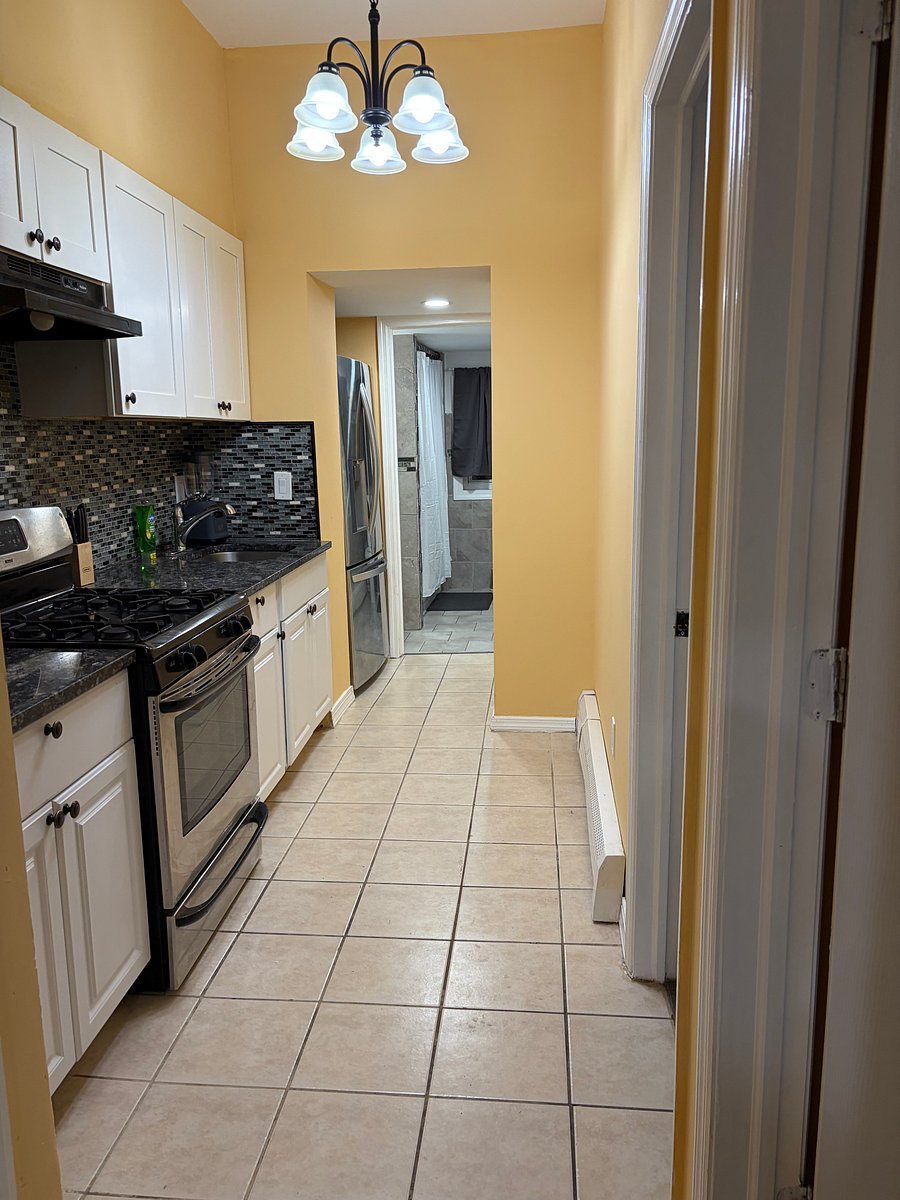 Hallway/kitchen