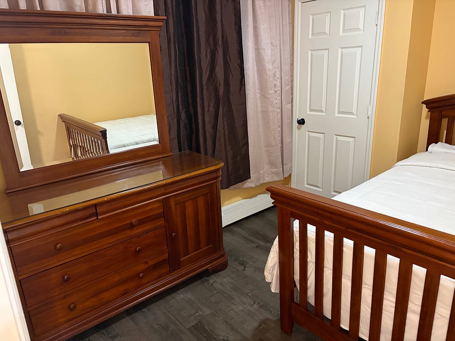 2nd bedroom with closet