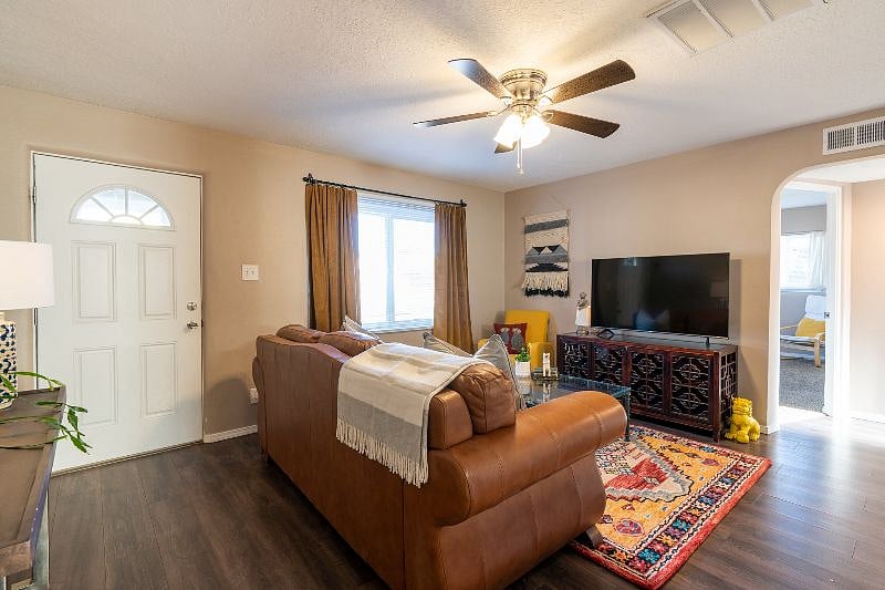Furnished Finder property 601080_1 photo 3