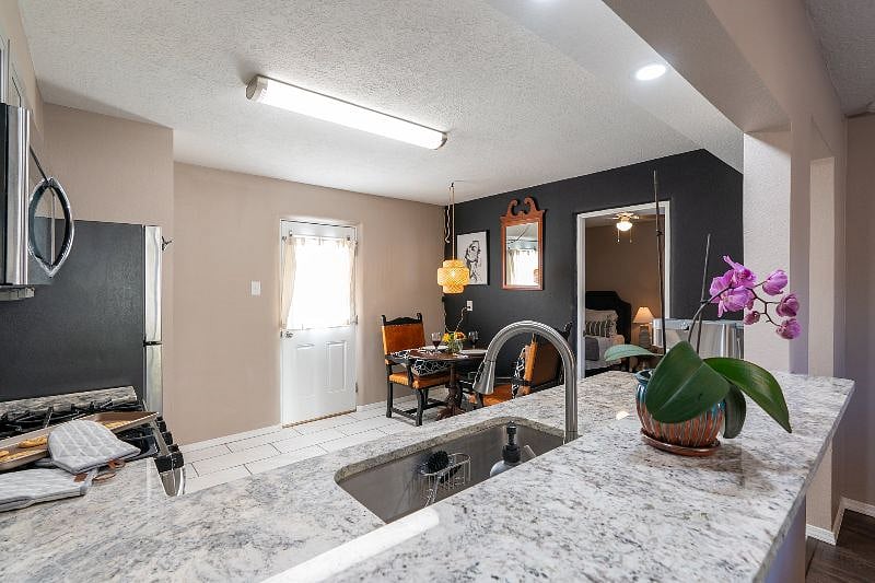 Furnished Finder property 601080_1 photo 6