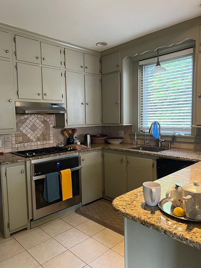 Furnished Finder property 601107_1 photo 16