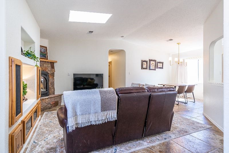 Furnished Finder property 601119_1 photo 14