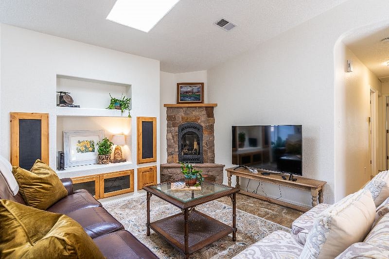Furnished Finder property 601119_1 photo 17