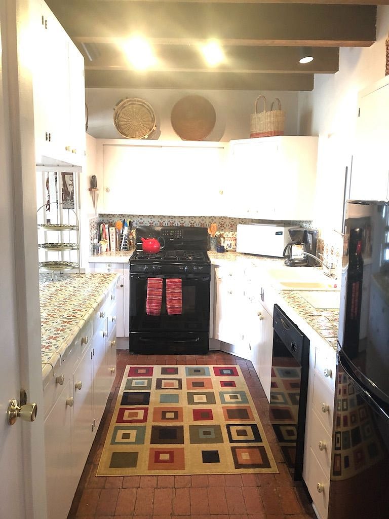 Furnished Finder property 601158_1 photo 2