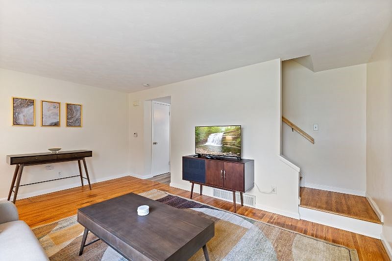 Furnished Finder property 601161_1 photo 4