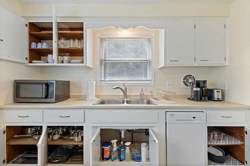Furnished Finder property 601161_1 photo 8