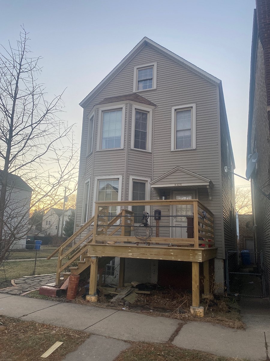 New, Very Spacious Front Porch: Large enough for Morning Yoga, Lunch,  and/or Coffee.


